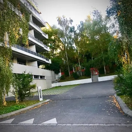 179 Comfortable Sunny Quiet Good Location And Free Parking Included Lägenhet