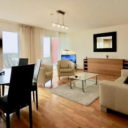 179 Comfortable Sunny Quiet Good Location And Free Parking Included Lejlighed *