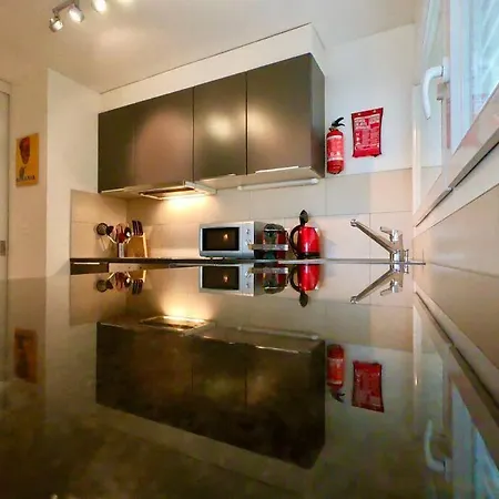 179 Comfortable Sunny Quiet Good Location And Free Parking Included Lägenhet