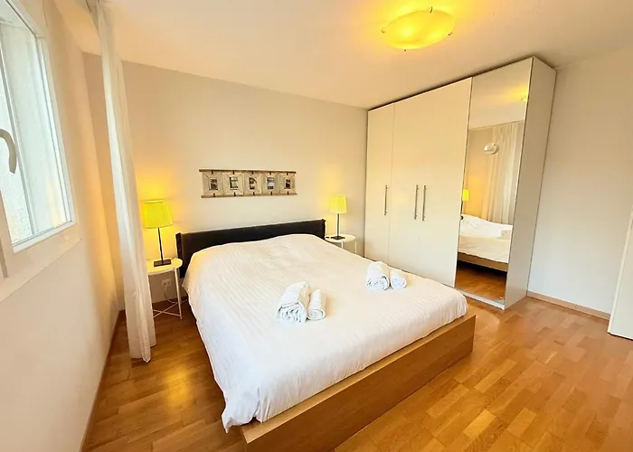 179 Comfortable Sunny Quiet Good Location And Free Parking Included *